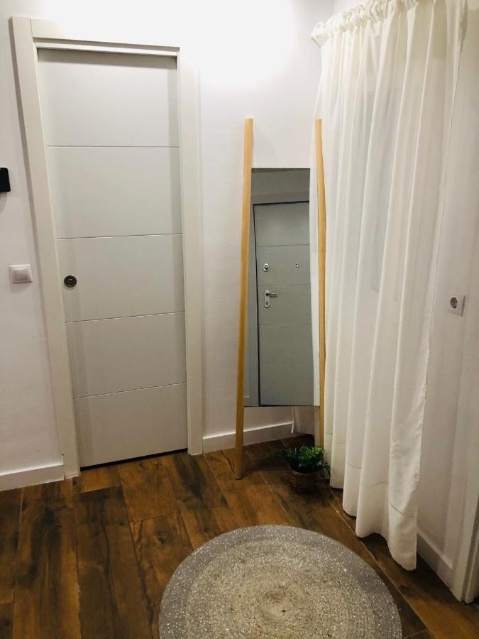 Petit Apartment Los Remedios Sevilla Exteriér fotografie