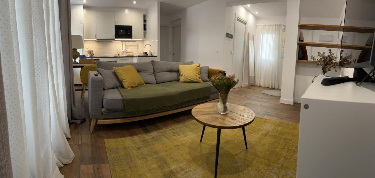 Petit Apartment Los Remedios Sevilla Exteriér fotografie